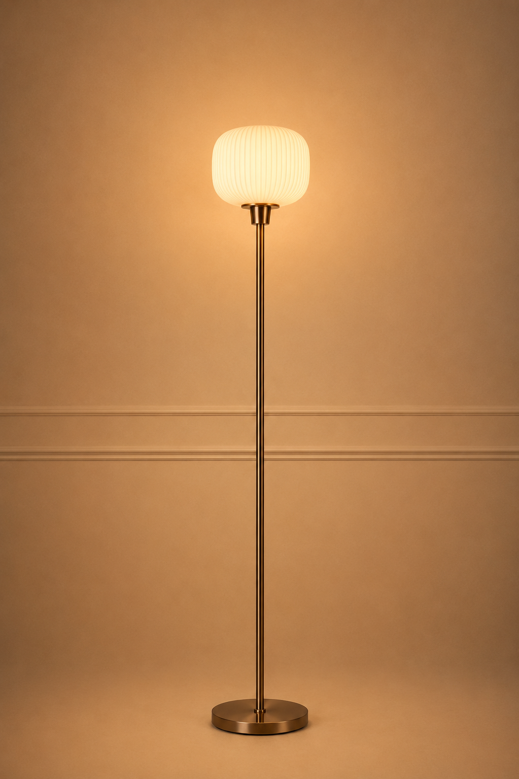 Lampadaire globe en verre albâtre — 164 cm
