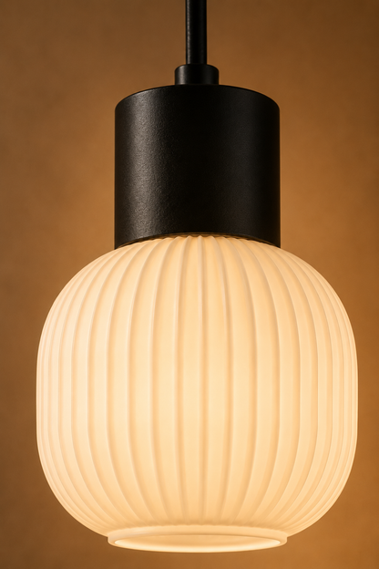 Suspension en verre albâtre strié — E27, blanc
