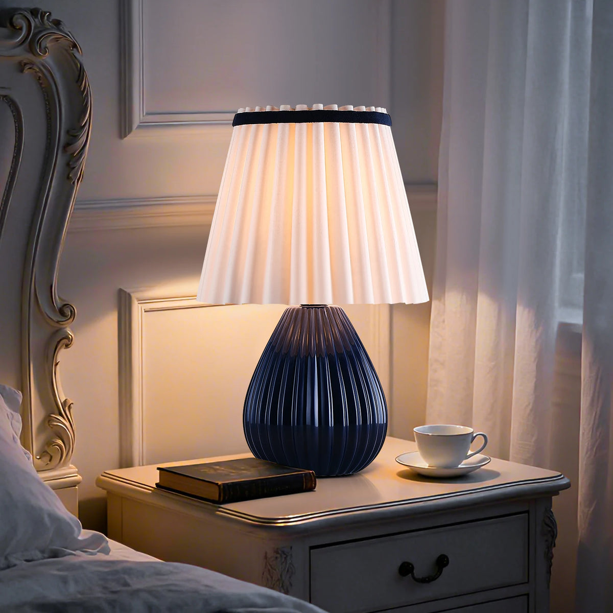 Lampe de chevet en céramique — abat-jour blanc