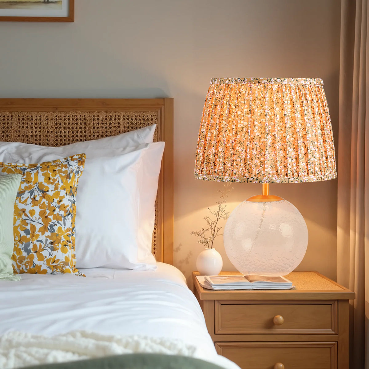 Lampe de chevet en verre martelé — abat-jour floral