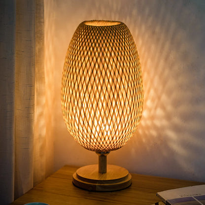 Lampe de chevet en bambou tressé — fait main