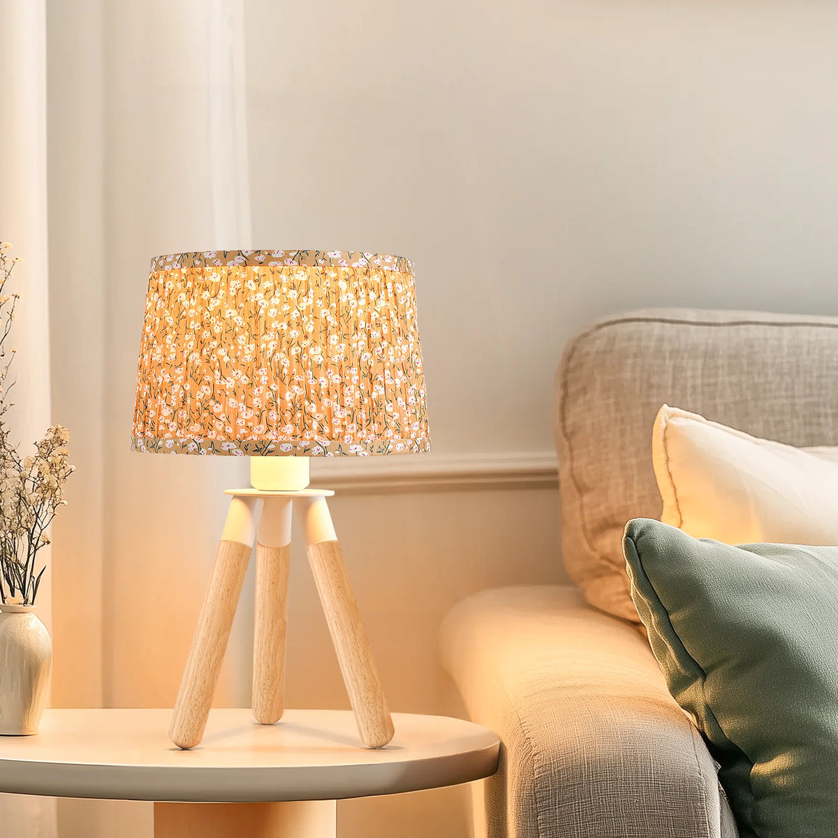Lampe de chevet trépied en bois — abat-jour en lin